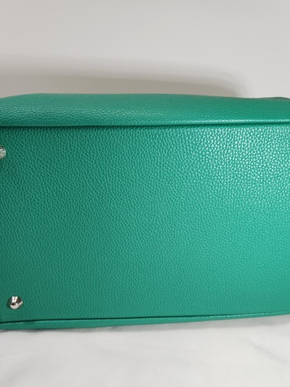 Mark & Graham Elisabetta slouchy tote Kelly Green Pebble leather with twill int - Picture 7 of 13